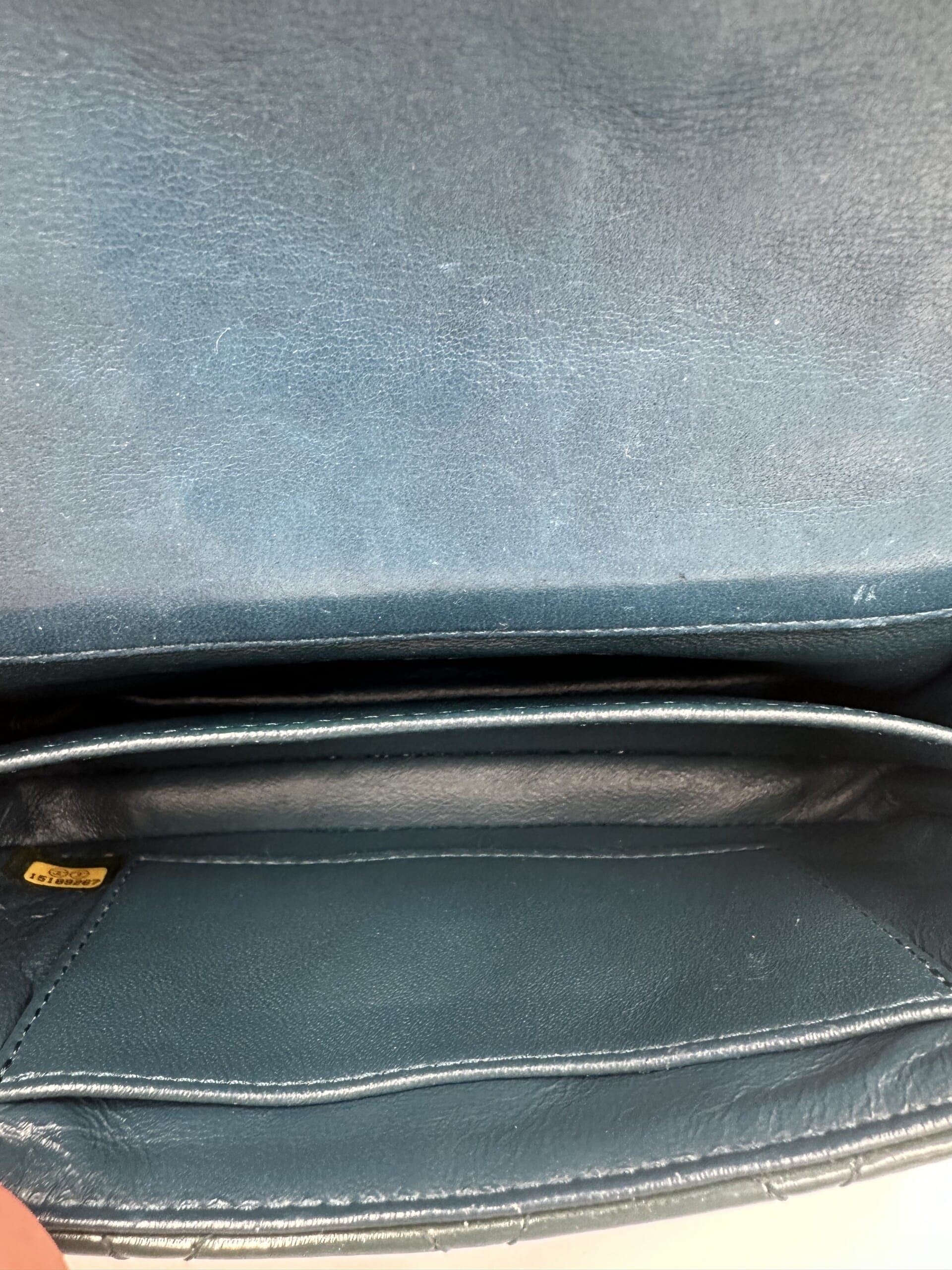 Sac mini Timeless / Classique en cuir verni bleu canard - Image 3