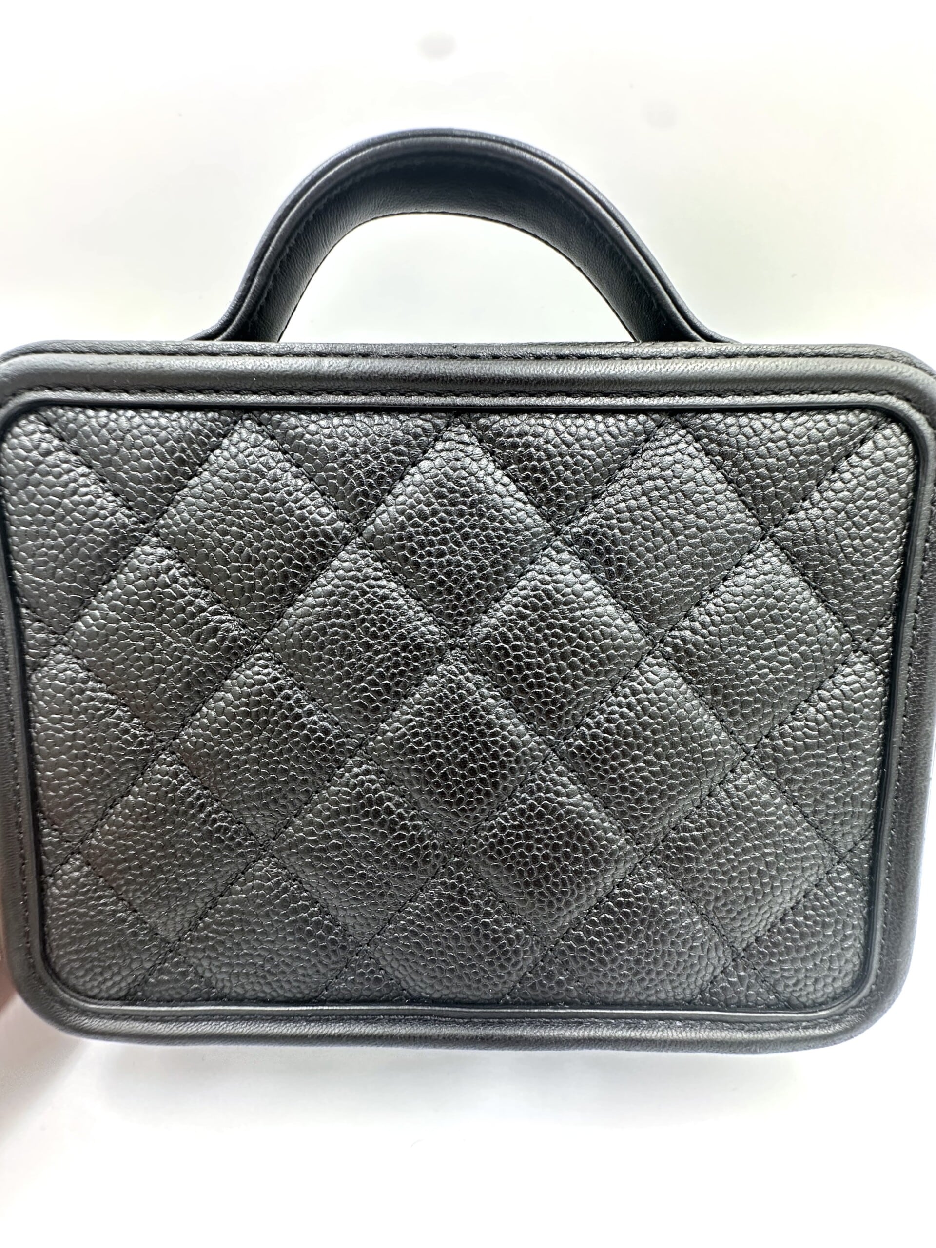 Sac Chanel Petit Vanity Case CC Filigree – Image 5