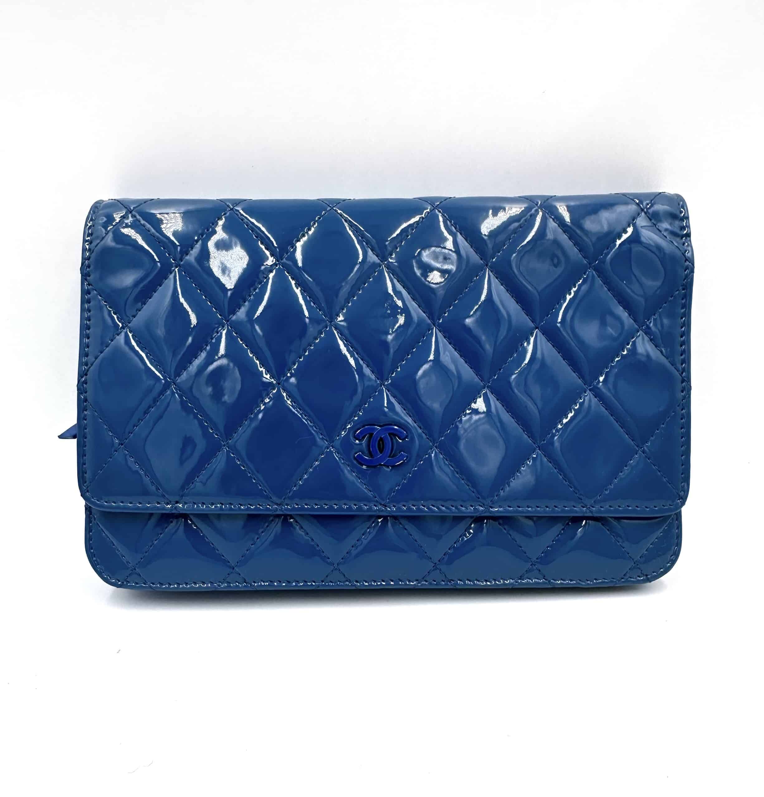 Wallet on Chain en cuir verni bleu