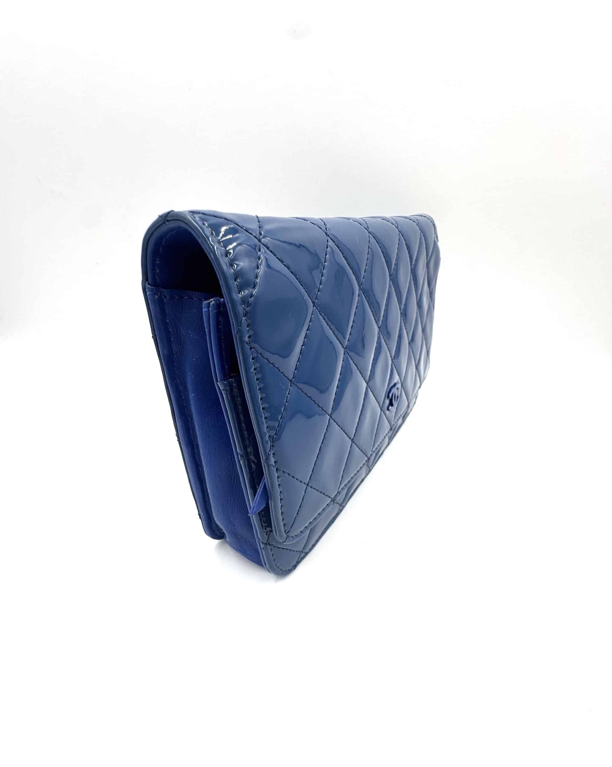 Wallet on Chain en cuir verni bleu - Image 4