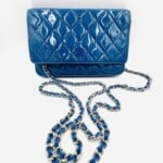 Wallet on Chain en cuir verni bleu - Thumbnail Image 8