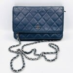 Wallet on Chain en cuir lisse bleu foncé - Thumbnail Image 2